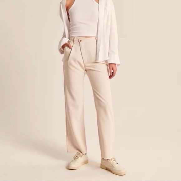 Abercrombie & Fitch Pants - Abercrombie & Fitch Cream Straight Leg Women's Pants size Small- Dark Button